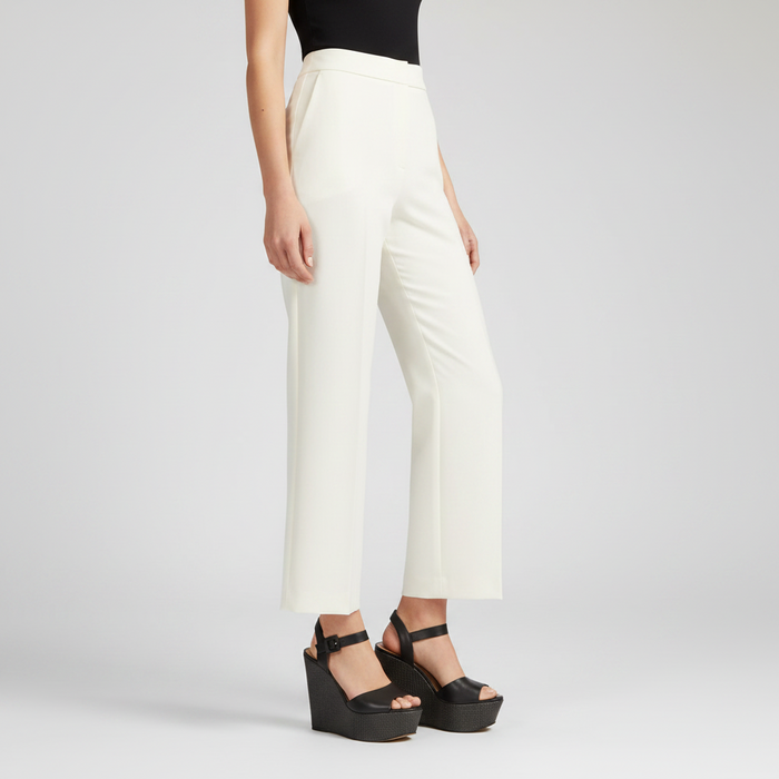 Beth Platform Leather Black worn by a model