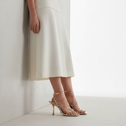 Mauren Sandal Leather Gold worn by a model