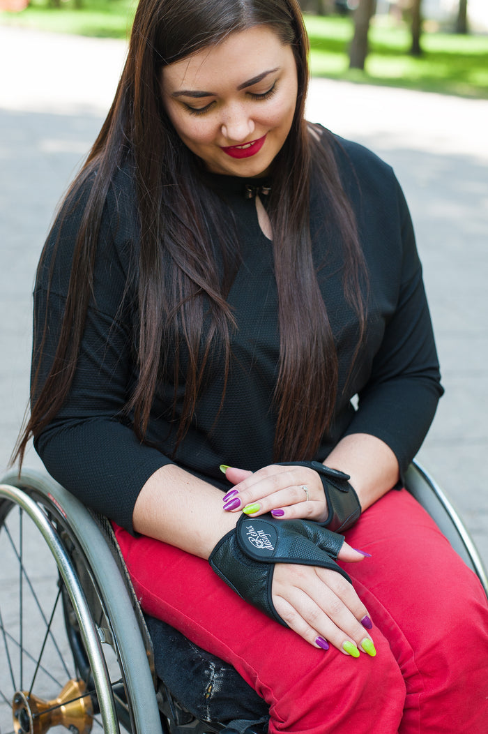 RehaDesign Gator Wheelchair Gloves